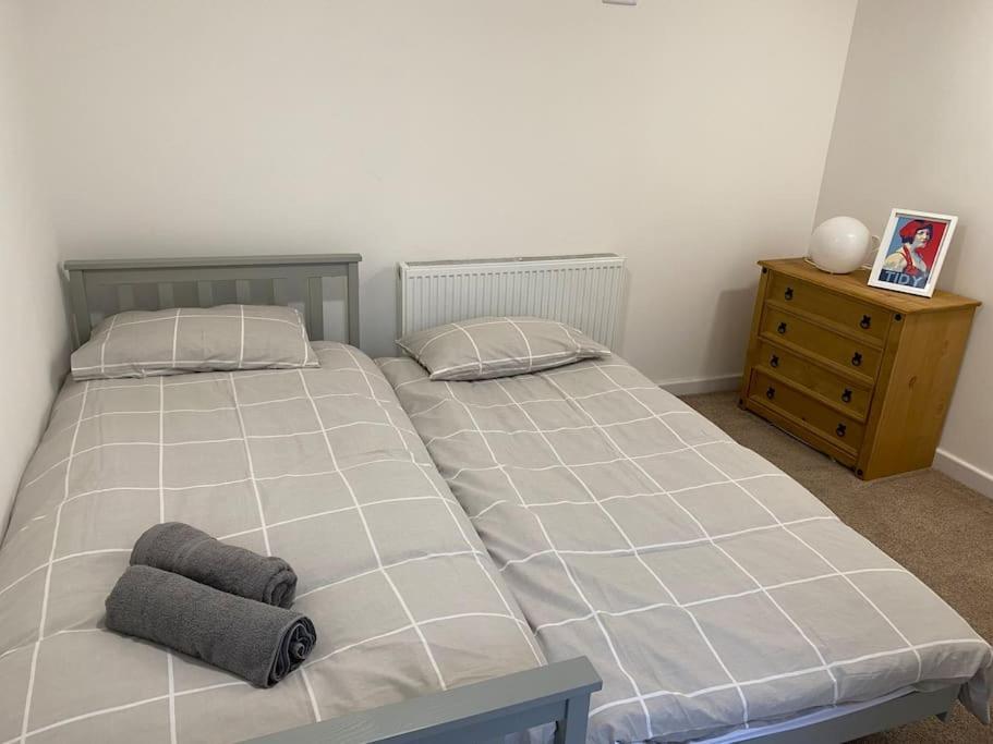 Modern 2 Bedroom Cottage Near Bike Park Wales. เมอเทอร์ทิดฟิล ภายนอก รูปภาพ